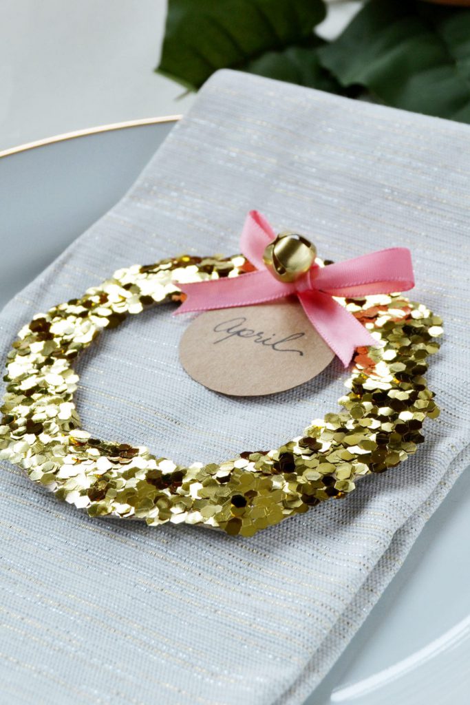 glitter-wreath-place-card