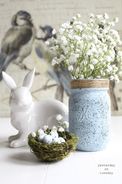 These Easter mason jar ideas are AWESOME for decorating and Easter gifts. Save it for later if you love mason jar crafts!