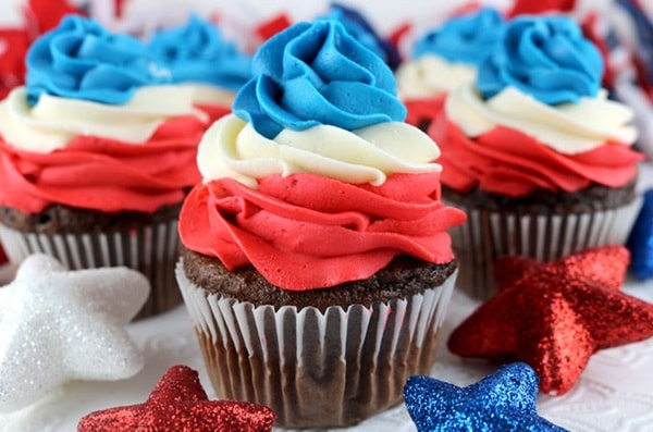 4th of July Desserts - Patriotic Swirl Cupcakes