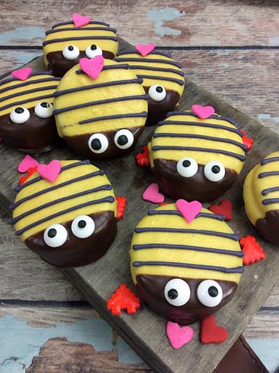 40 Valentine's Day Cookies: BumbleBee Mine Valentine’s Day Cookies