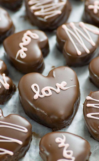 40 Valentine's Day Cookies: Chocolate Chip Cookie Dough Valentine’s Hearts