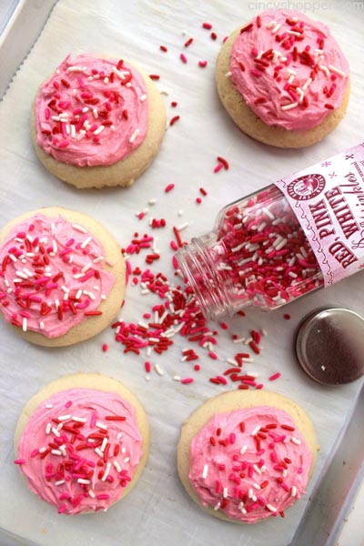 40 Valentine's Day Cookies: Copycat Lofthouse Cookies