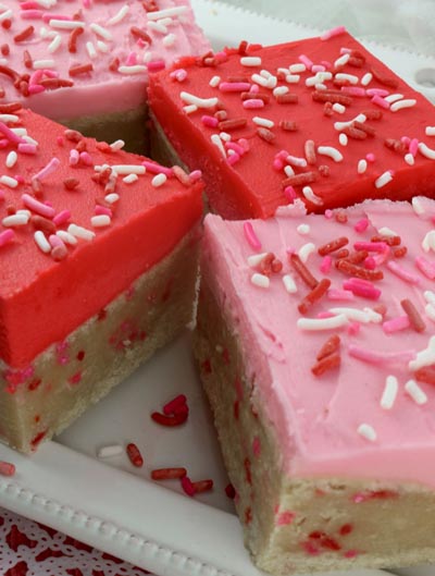 40 Valentine's Day Cookies: Valentine’s Day Frosted Sugar Cookie Bars